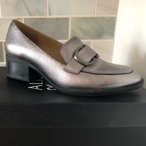 Naturalizer “Pascal” loafer in pewter. Size 9.5